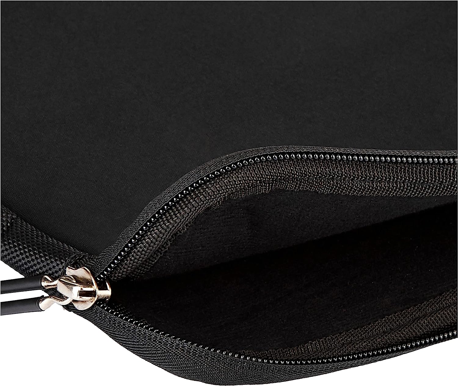 Amazon Basics 15.6-Inch Laptop Sleeve